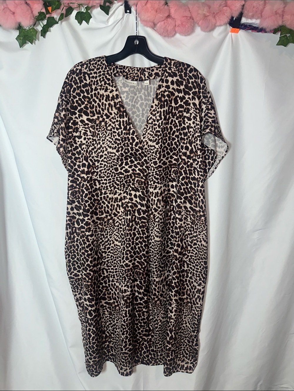 Van winkle & co leopard print dress with pockets